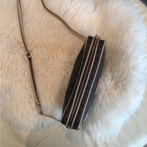 Michael Kors crossbody bag - Picture 8 of 9